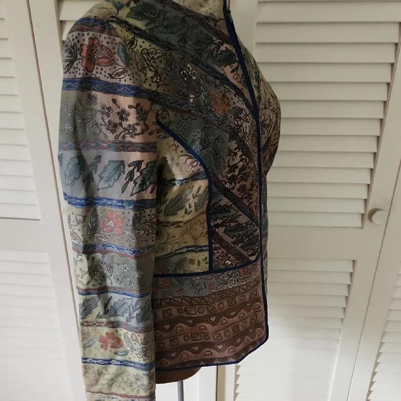 Coldwater Creek Multicolor Patterned Floral Jacket With Embroidery - Picture 5 of 11